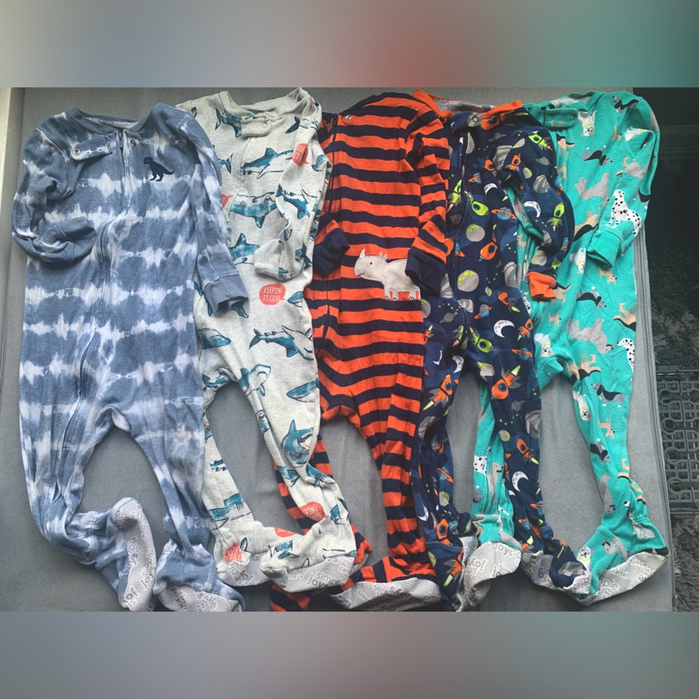 Footed pajamas, 18 months, set of 5